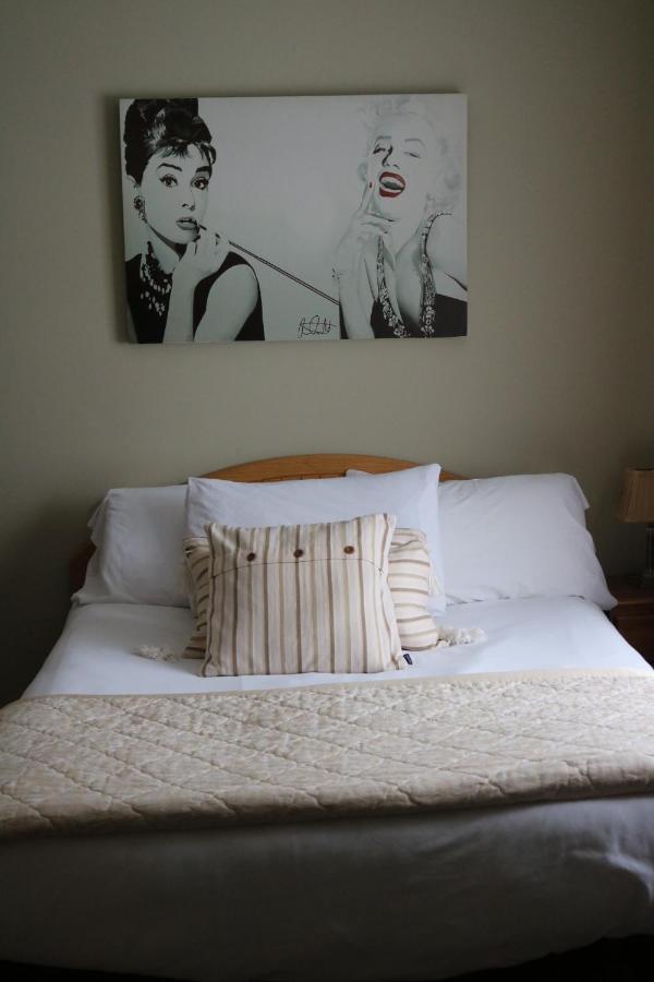 New Park Hotel Athenry Extérieur photo